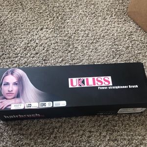 Ukliss power straightener brush